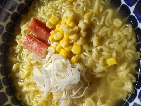 有るもので作る☆カニかまとコーンde塩ラーメン